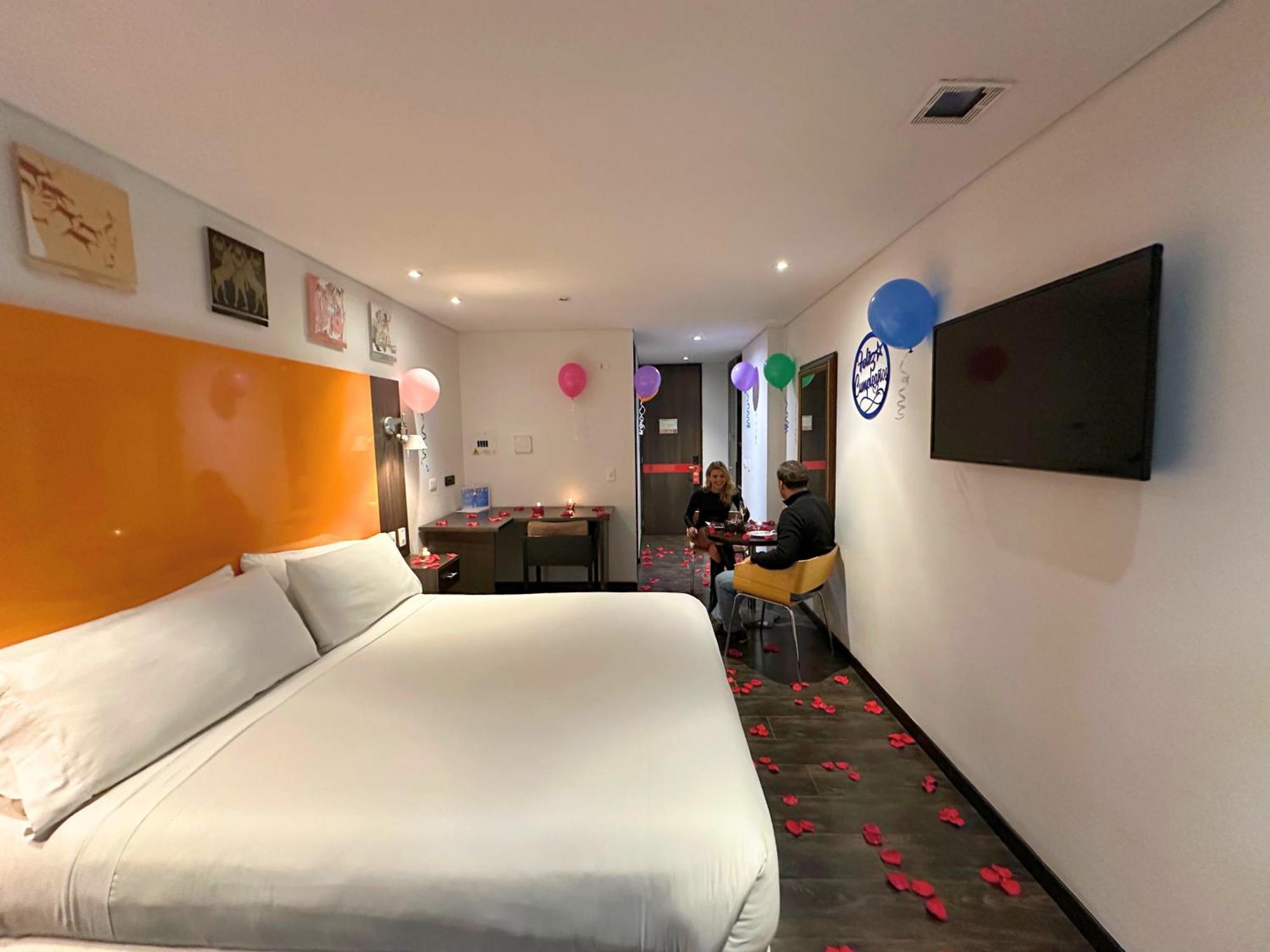Hotel 104 Art Suites Bogota Ngoại thất bức ảnh